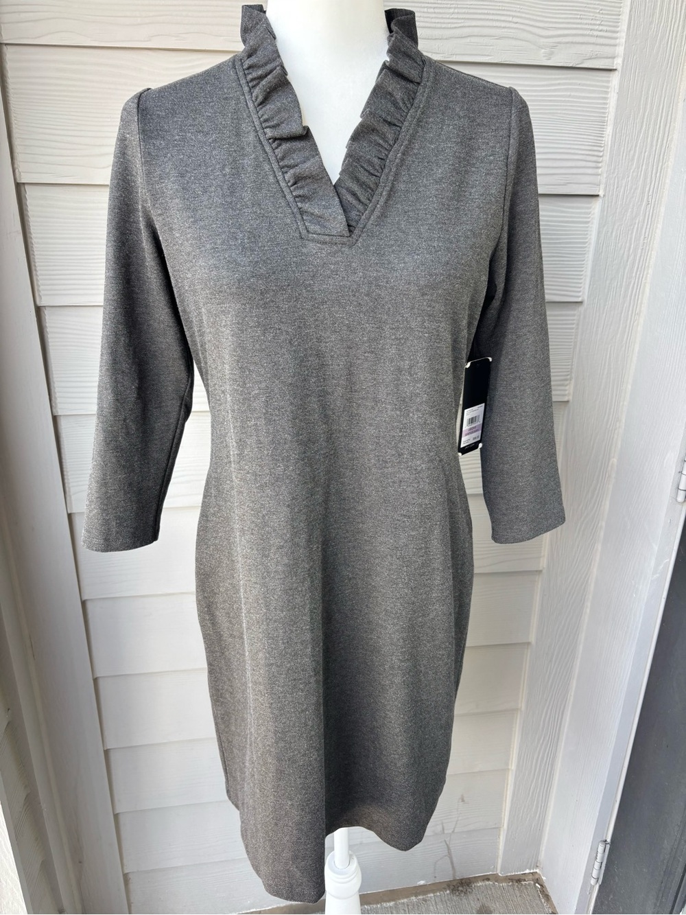 NWT Jones New York Gray Knit Ruffle Neck Sheath Work Dress Size 6